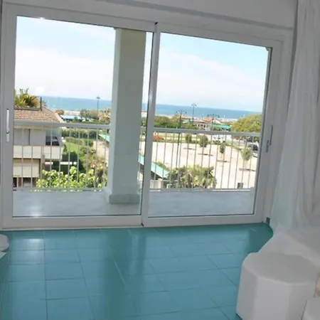 Apartment Elegante Attico Panoramico A 2 Passi Dal Mare